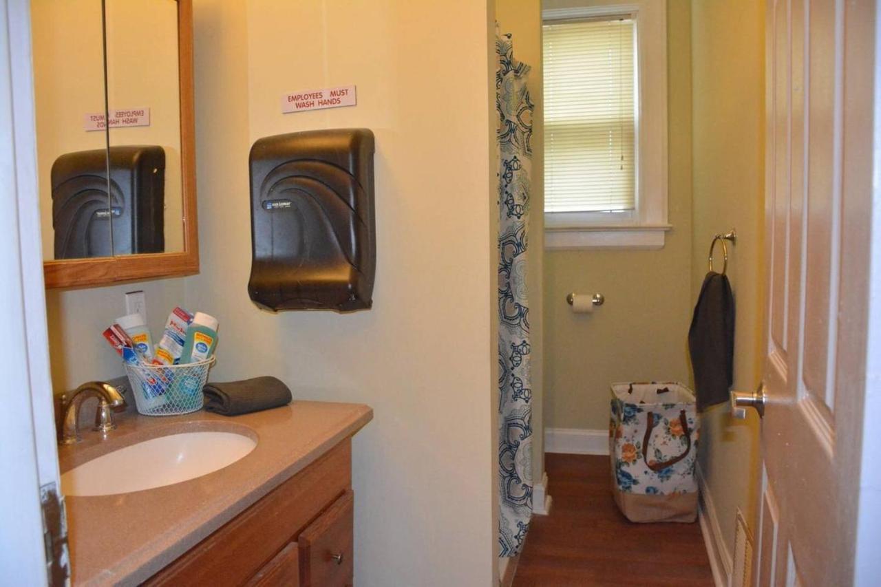 Unique Large 9br House With 3 Bath Close To The Falls Niagara Falls
