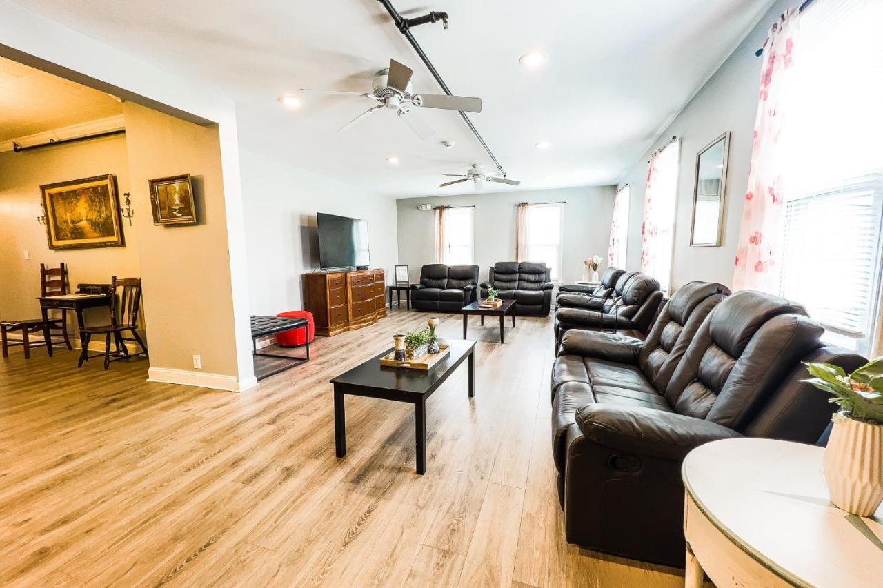Unique Large 9br House With 3 Bath Close To The Falls *