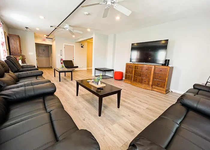 Unique Large 9Br House With 3 Bath Close To The Falls