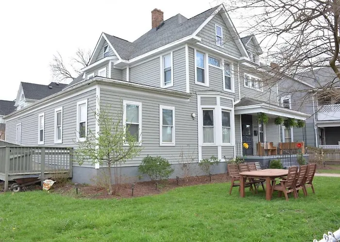 Unique Large 9Br House With 3 Bath Close To The Falls