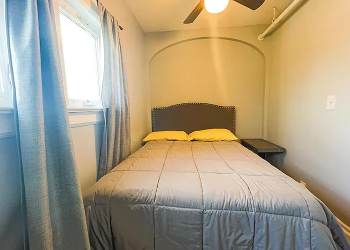 Unique Large 9Br House With 3 Bath Close To The Falls