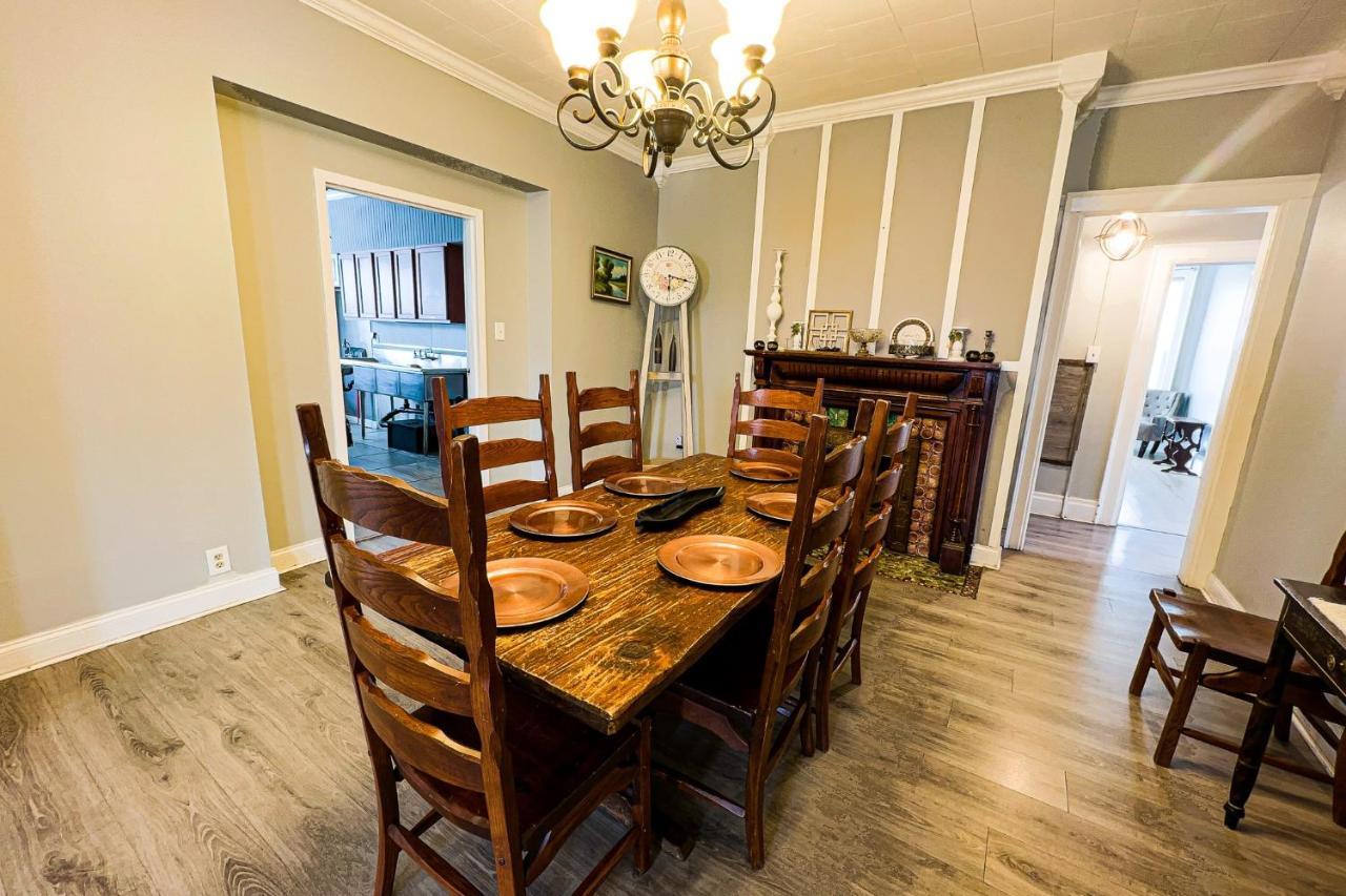 Unique Large 9br House With 3 Bath Close To The Falls * Niagarafälle